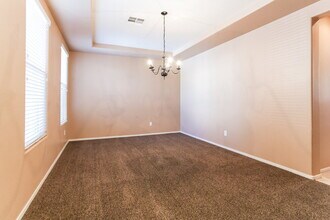 2613 E Cliff Lodge Ave in North Las Vegas, NV - Building Photo - Building Photo