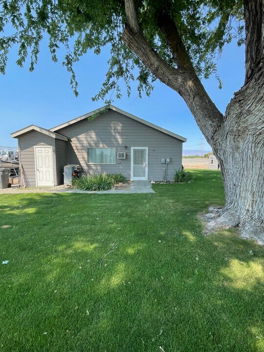 16189 Rd 2 NW in Quincy, WA - Building Photo