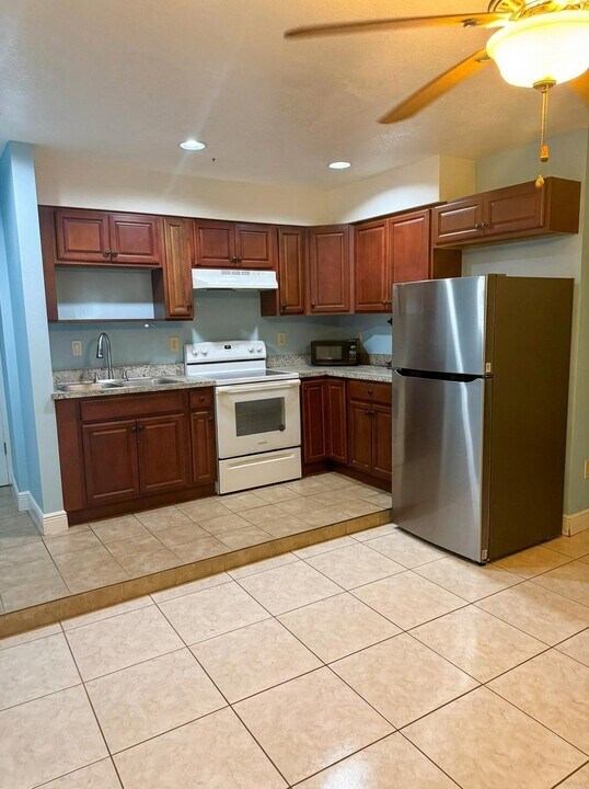 1260 Balmy Beach Dr, Unit Efficiency in Apopka, FL - Foto de edificio