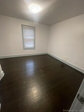 198 Willow St in Bridgeport, CT - Building Photo - Building Photo