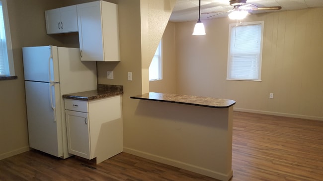 405 Crocker Ave S in Thief River Falls, MN - Building Photo - Building Photo