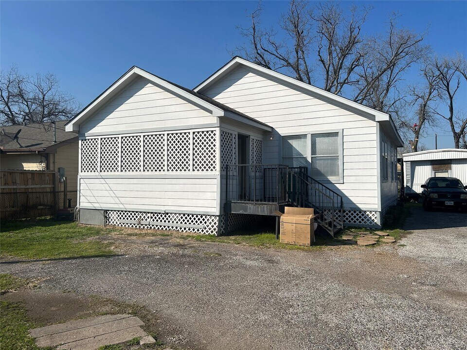 4511 Wedgewood St in Houston, TX - Building Photo