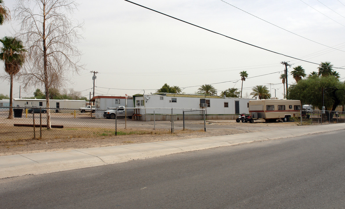 The Palms Mobile Home Park-82 Sp. in Gila Bend, AZ - Foto de edificio