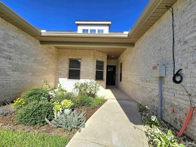 1862 Finch Ln in Cantonment, FL - Building Photo - Building Photo