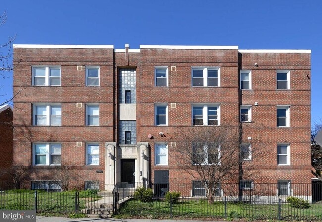 property at 1380 Bryant St NE