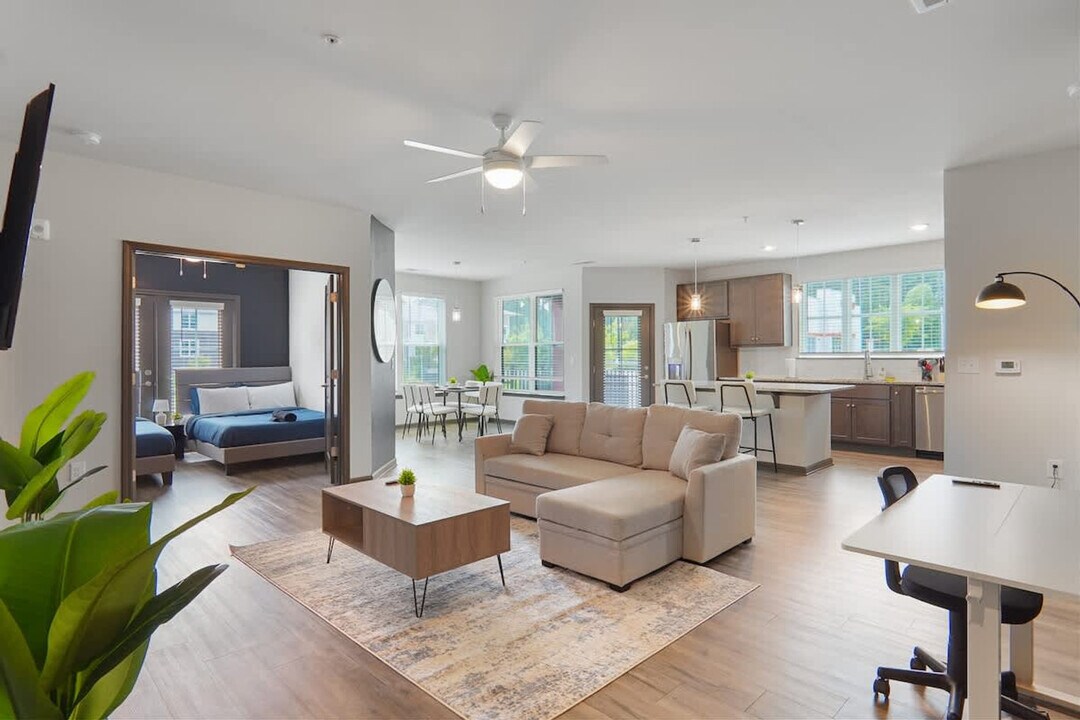 1540 Dunn Rd in Raleigh, NC - Foto de edificio