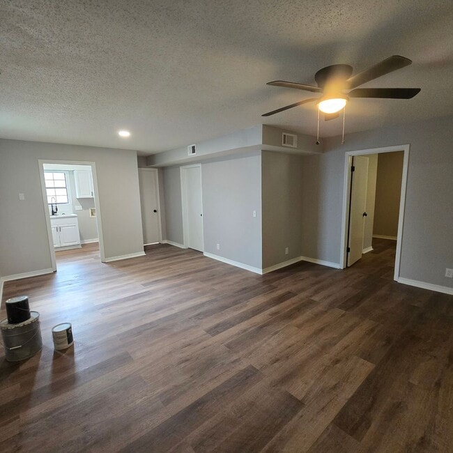 property at 635 N Conway St