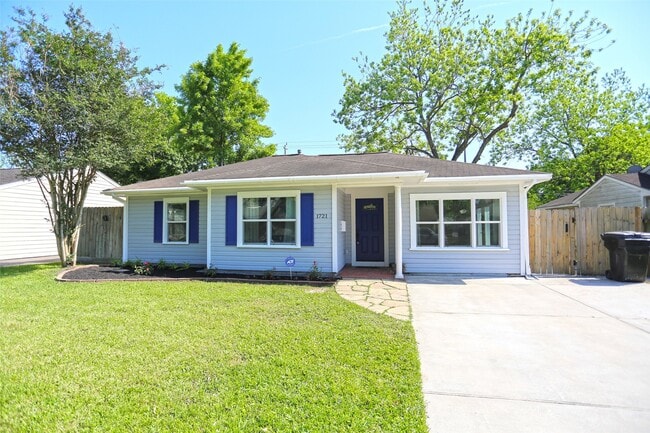 property at 1721 Woodcrest Dr
