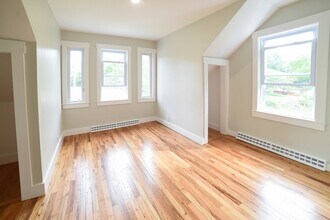 76 Slades Corner Rd in Dartmouth, MA - Building Photo - Building Photo