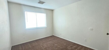 421 S Sunset St in Ridgecrest, CA - Building Photo - Building Photo