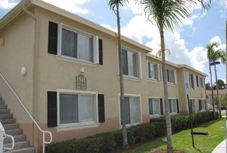 Brenton at Abbey Park in West Palm Beach, FL - Building Photo - Building Photo