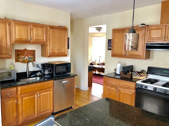 47 Easton St, Unit 1 in Boston, MA - Building Photo