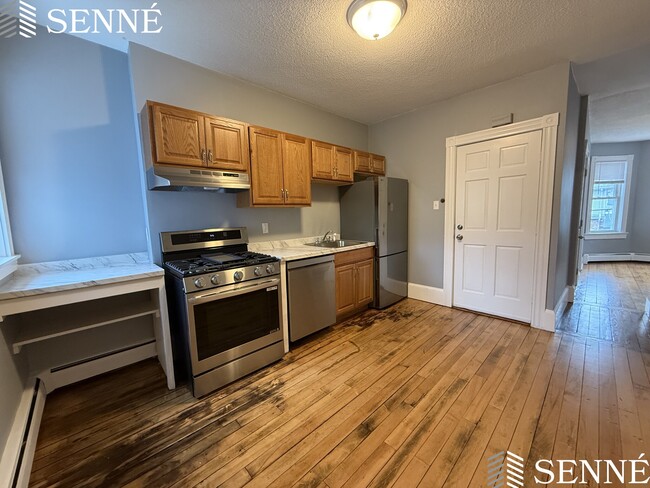 36 Plymouth St, Unit 2