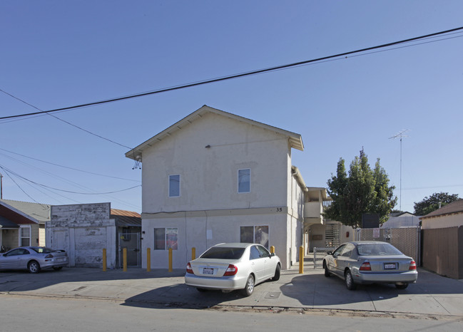 35 East St in Hollister, CA - Building Photo - Building Photo