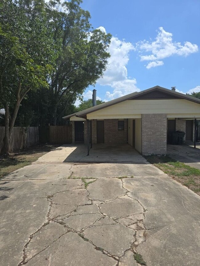 property at 904 N Bishop St
