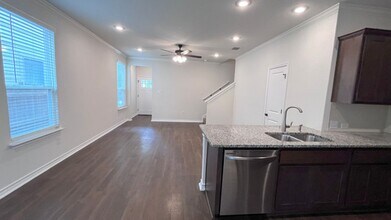10342 Lynwood Branch in San Antonio, TX - Building Photo - Building Photo