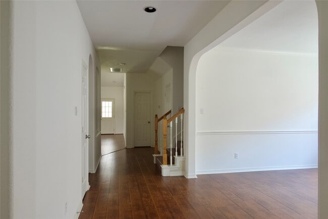 property at 2023 Creek Run Dr