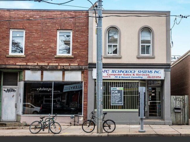1098 Bathurst St