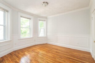 21 Worthington St, Unit 1 in Boston, MA - Building Photo