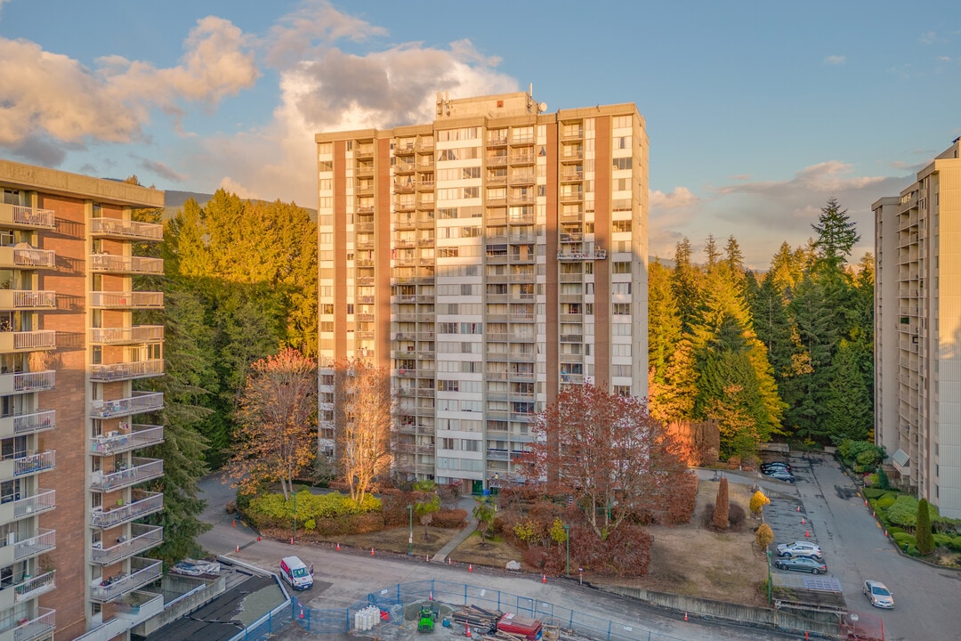 Seymour Building in North Vancouver, BC - Building Photo