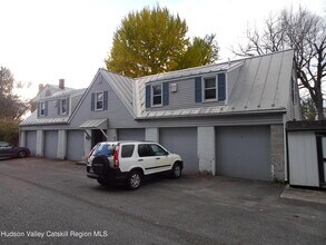 5 Old Ln in Claverack, NY - Building Photo - Building Photo