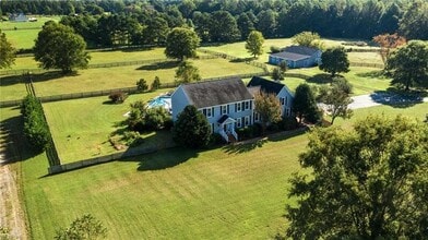 12325 6 Ponds Ln in Smithfield, VA - Building Photo - Building Photo