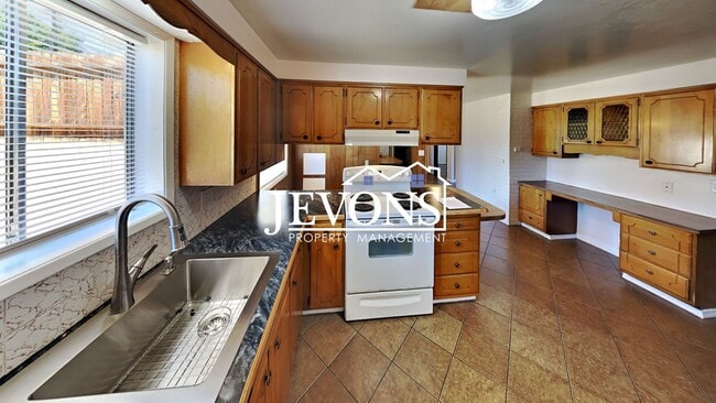 property at 210 S 40th Ave