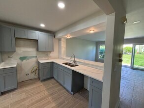 257 Doral Ct in Elk Grove Village, IL - Building Photo - Building Photo