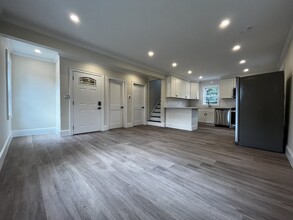 6 Fletcher Rd-Unit -2 in Woburn, MA - Building Photo - Building Photo