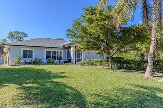 27518 Pinecrest Ln in Bonita Springs, FL - Building Photo - Building Photo