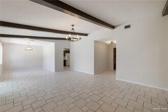 18 Martin Ave in McAllen, TX - Building Photo - Building Photo