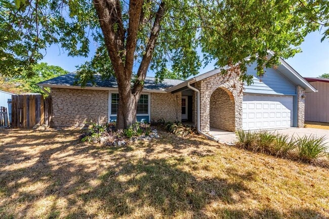 1202 Wroxton Way in Round Rock, TX - Building Photo - Building Photo