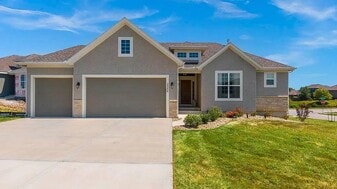 25258 W 83rd Terrace in Lenexa, KS - Building Photo