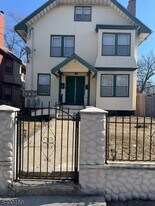284 Seymour Ave in Newark, NJ - Building Photo