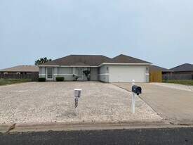 15738 Escapade St in Corpus Christi, TX - Building Photo
