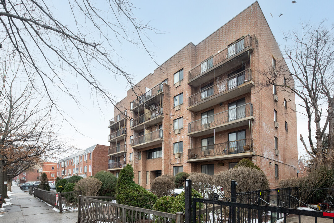 Barclay Terrace in Flushing, NY - Foto de edificio