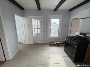 571 Baldwin St in Waterbury, CT - Building Photo - Building Photo