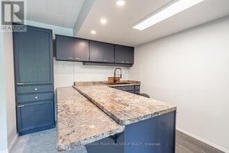 1102-1102 Horseshoe Valley Rd W in Barrie, ON - Building Photo - Building Photo