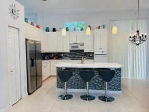 4285 NW 62nd Rd in Boca Raton, FL - Building Photo - Building Photo