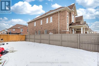 61 TRURO Cir in Brampton, ON - Building Photo - Building Photo