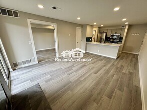 2575 S Syracuse Way in Denver, CO - Foto de edificio - Building Photo