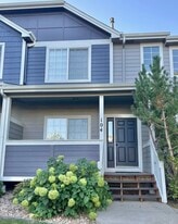 19213 E Idaho Dr in Aurora, CO - Building Photo
