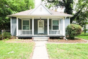 908 Leavenworth St in Manhattan, KS - Building Photo