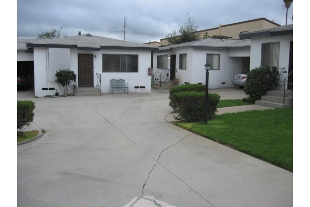 400-408 S Alhambra Ave in Monterey Park, CA - Building Photo - Building Photo