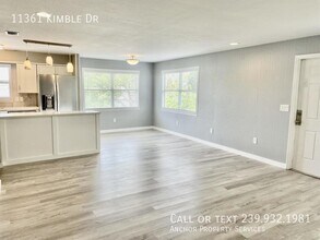 11361 Kimble Dr in Ft. Myers, FL - Building Photo - Building Photo