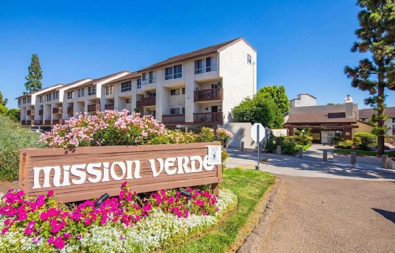6111 Rancho Mission, Unit 206 in San Diego, CA - Foto de edificio