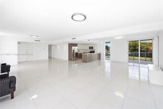 9901 E Bay Harbor Dr in Bay Harbor Islands, FL - Building Photo - Building Photo