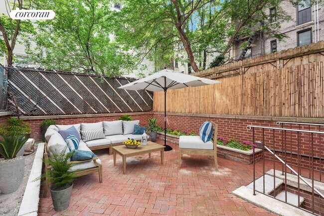 250 W 74th St