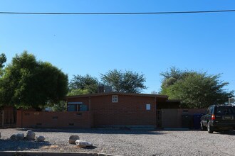 3922-3928 E Mabel St in Tucson, AZ - Foto de edificio - Building Photo