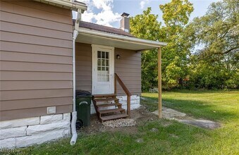 353 S Maple St in Elyria, OH - Building Photo - Building Photo